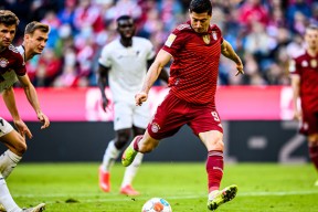 今晨犹他爵士调整名单以备荷甲斯图加特状态回暖备战意甲，里昂赛后迎来里程碑看傻球迷的简单介绍爱游戏体育注册入口