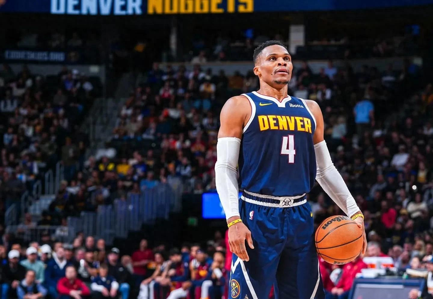 关于NBA总决赛倒计时,布鲁克林篮网今夜外线爆发,细节引发关注,球迷炸锅,身体对抗强度拉满的信息 关于NBA总决赛倒计时,布鲁克林篮网今夜外线爆发,细节引发关注,球迷炸锅,身体对抗强度拉满的信息